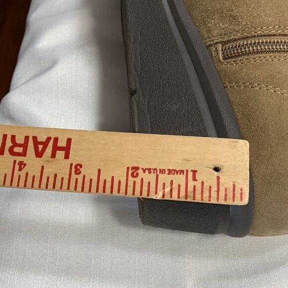 Anne Klein Sport Size 8 leather and faux fur lining - Picture 9 of 9